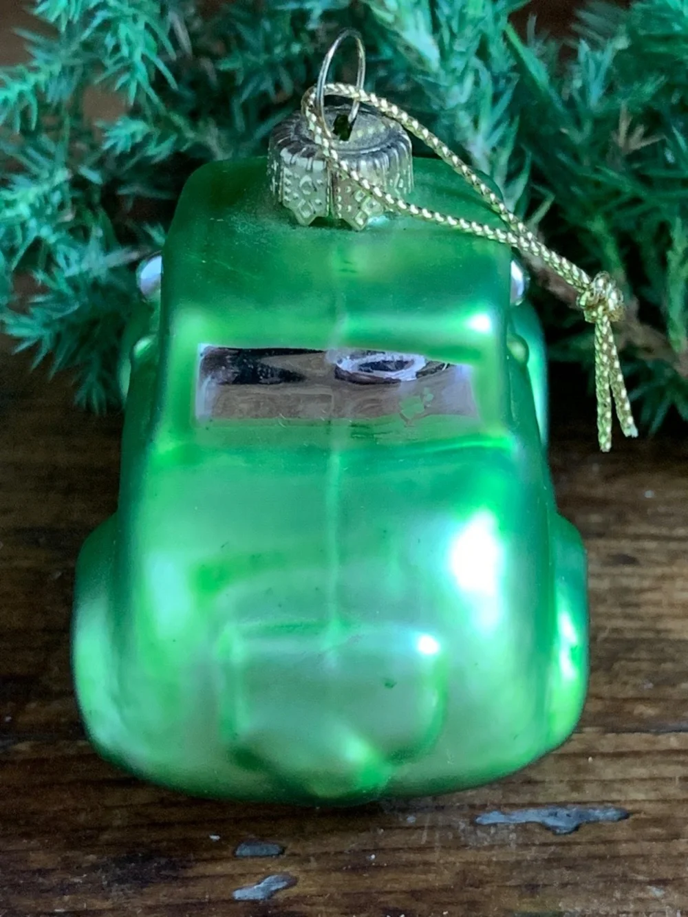 VINTAGE STYLE GREEN GLASS PICKUP TRUCK CHRISTMAS ORNAMENT